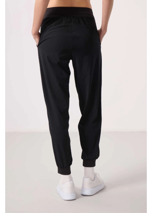 Cepli Standart Kalıp Polyester Siyah Kadın Pantolon