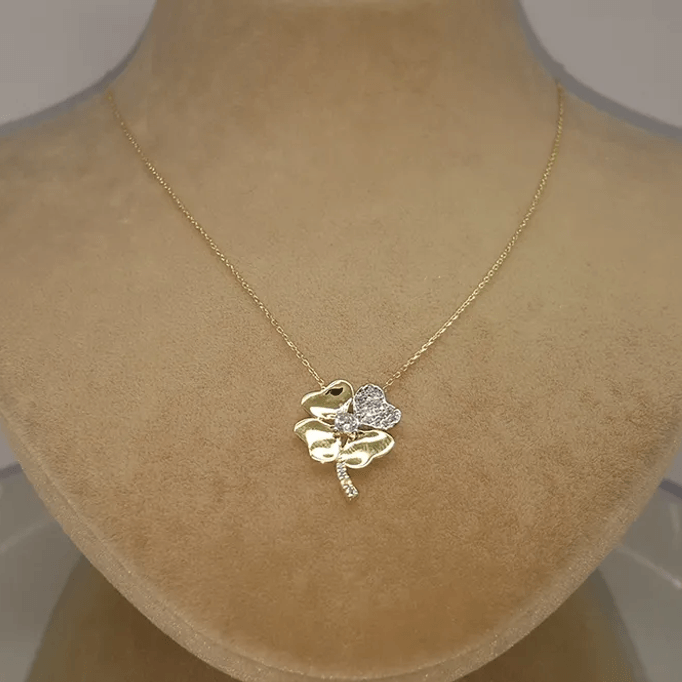 Dört Yapraklı Tek Yaprağı Taşlı Yonca Kolye