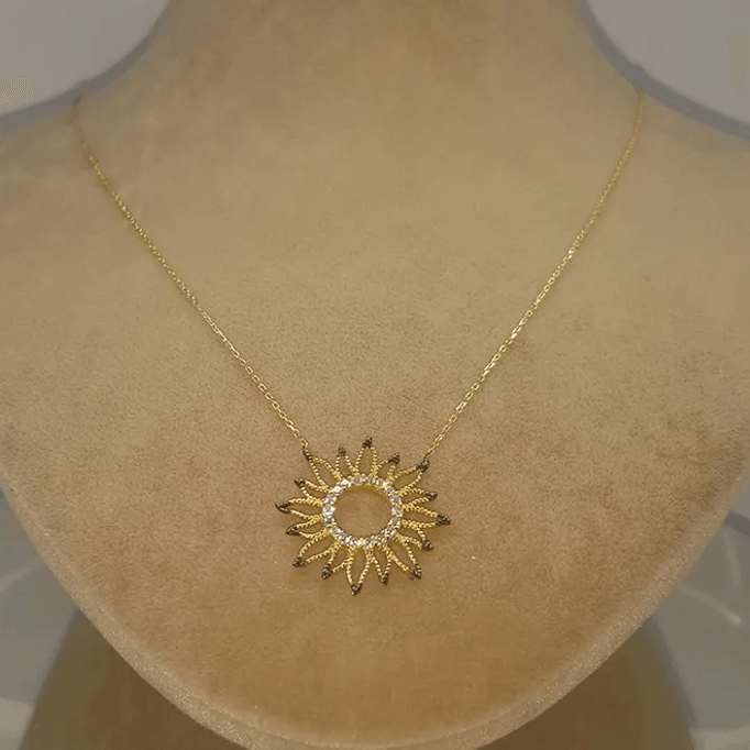 Güneş Papatya Motifli Altın Kolye