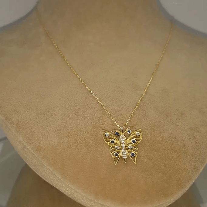 Kelebek Motifli Altın Kolye