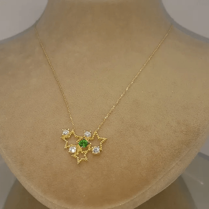Üç Yıldızlı Yeşil Taşlı Altın Kolye