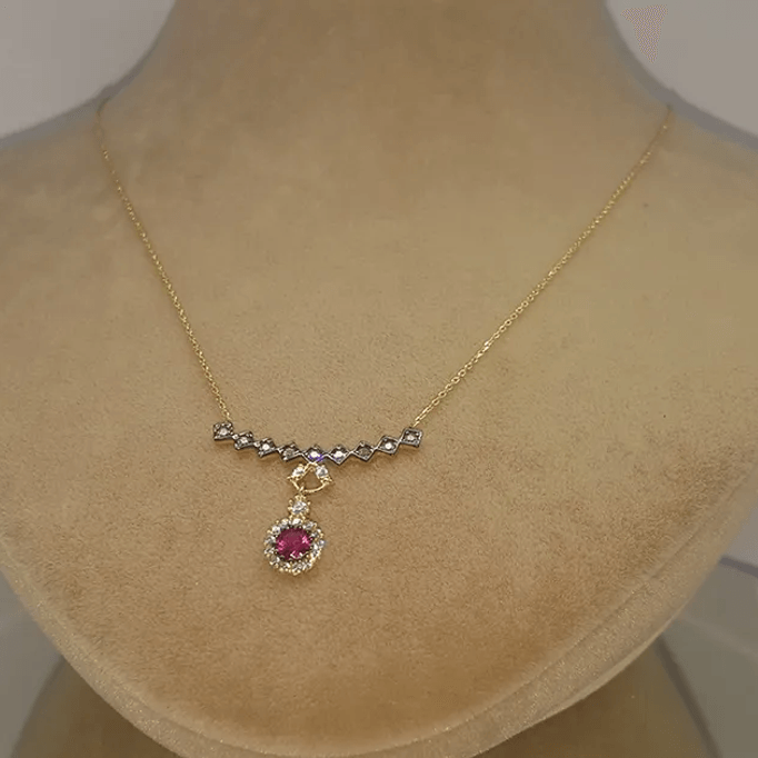 Pembe Taşlı Altın Kolye