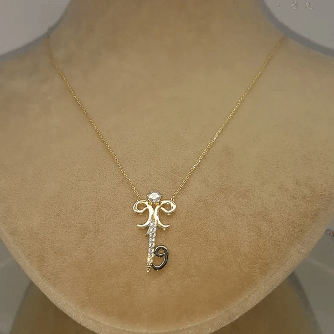 Vav Elif Motifli Altın Kolye