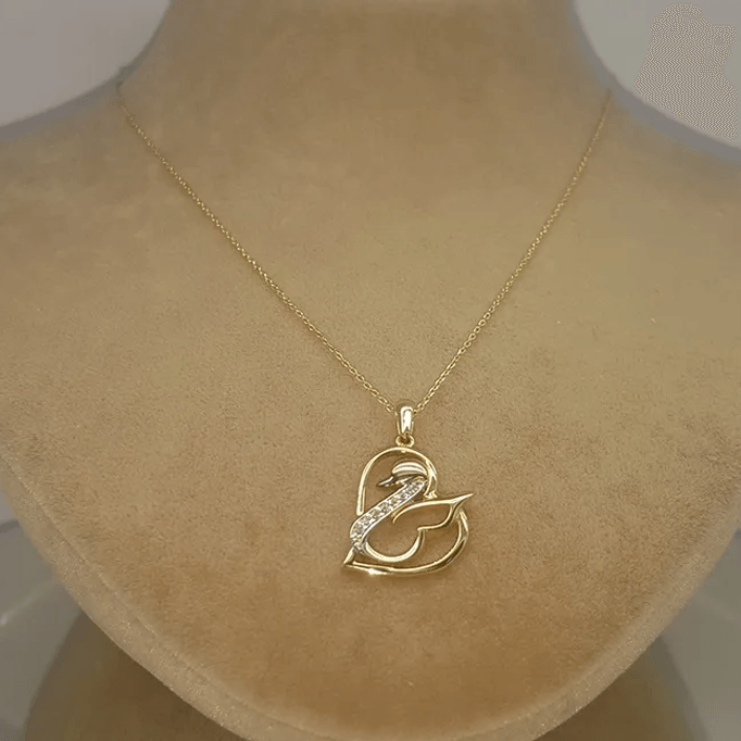 Kalp İçinde Kuğu Altın Kolye