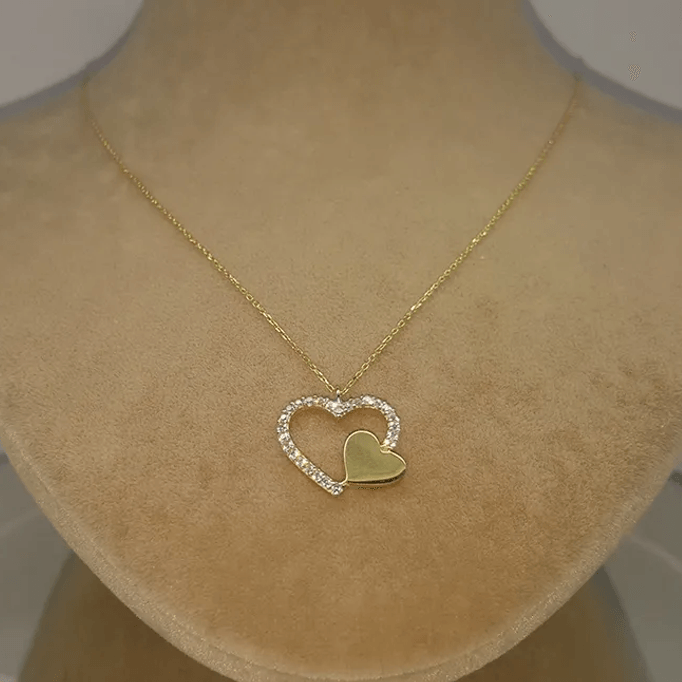 Kalp Kenarında Kalpli Kolye