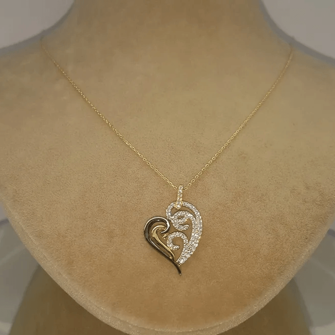 Aşkı Temsil Eden Dekoratif Kalp Altın Kolye
