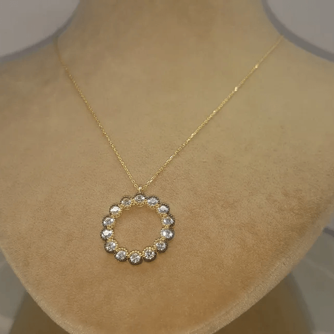 Yuvarlak Çok Taşlı Altın Kolye