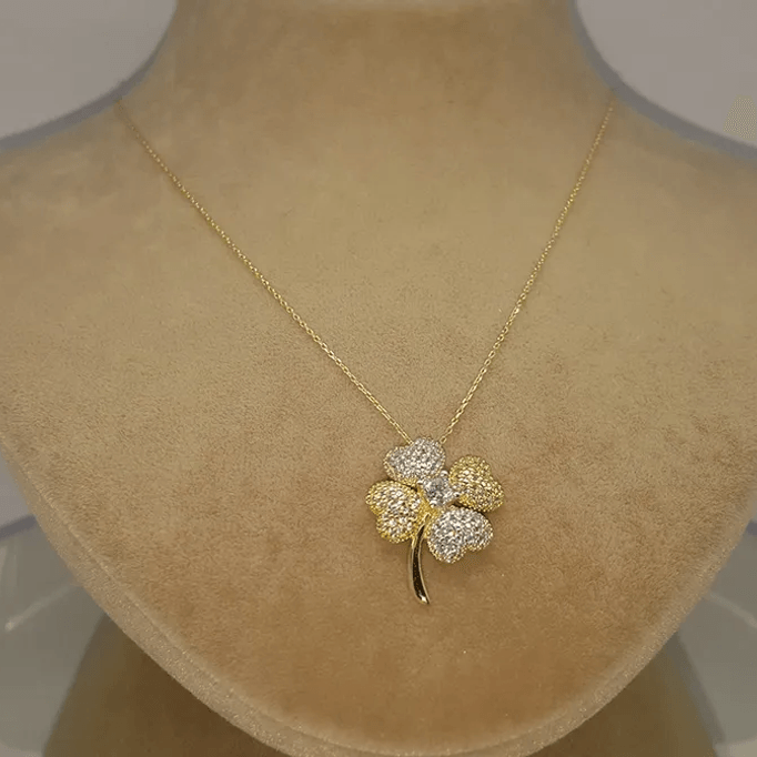 Yonca Tek Taş Altın Kolye