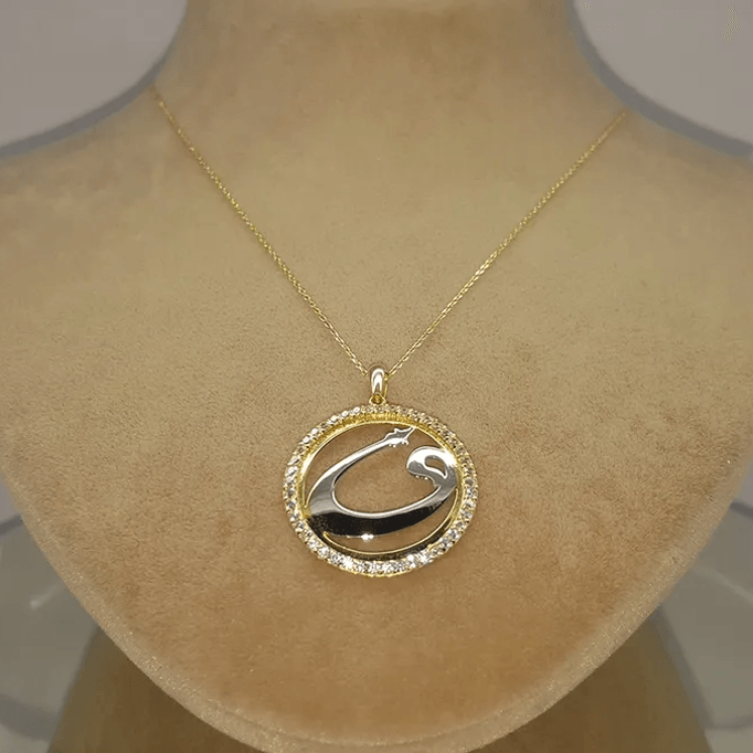 Yuvarlak Taş İçinde Beyaz Altın Vav Harfi Kolye