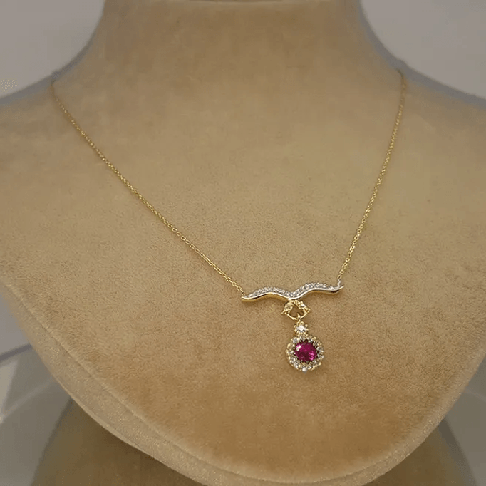 Pembe  Taşlı Altın Kolye