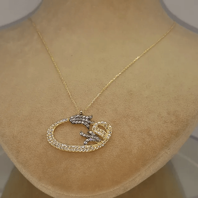 Laleli Vav Altın Kolye