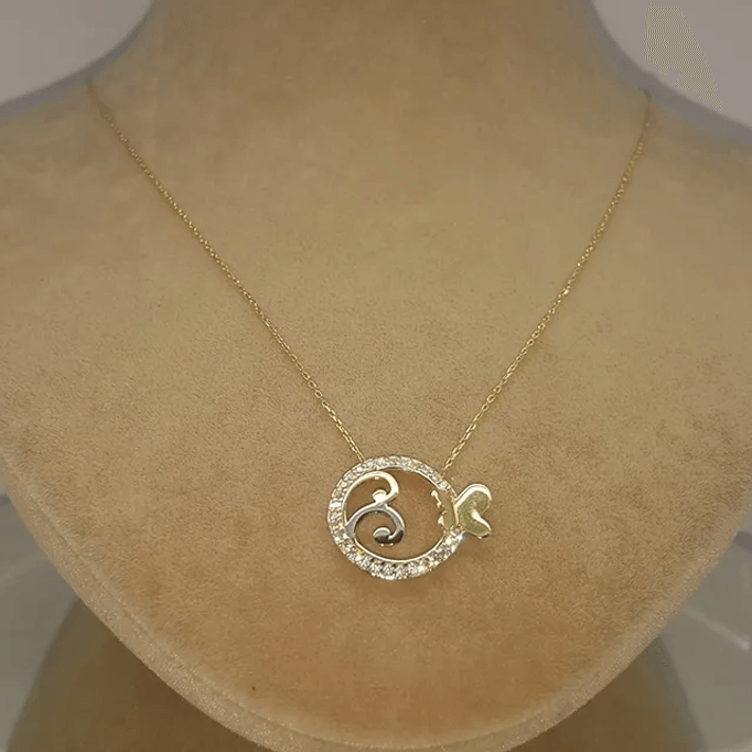 Kelebek Motifli Çerçeveli Altın Kolye