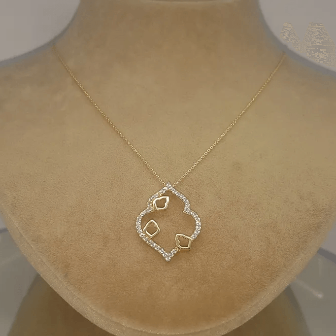 Dekoratif Yaprak Altın Kolye