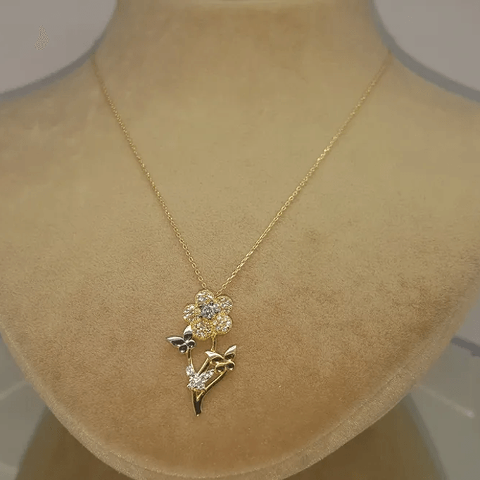 Çiçek Motifli Kelebek Altın Kolye
