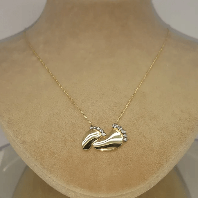 Bebek Ayakları Altın Kolye