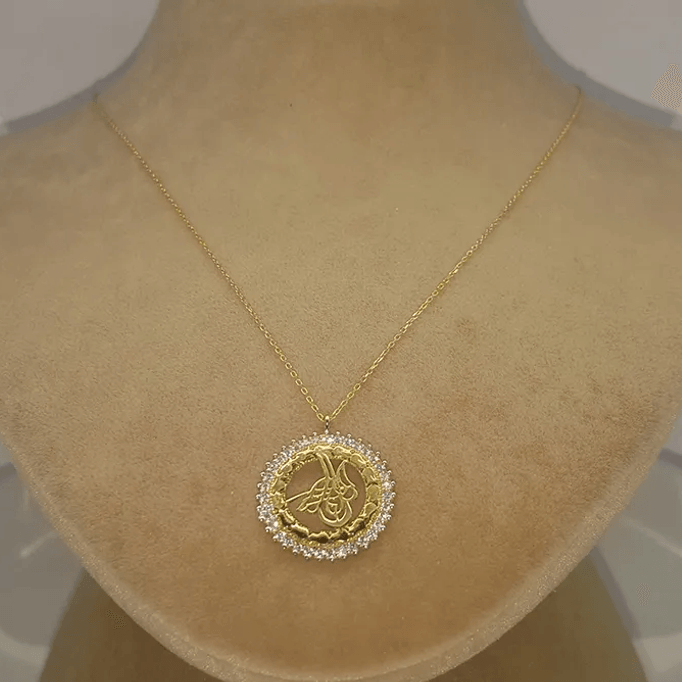 Yan Tuğralı Altın Kolye