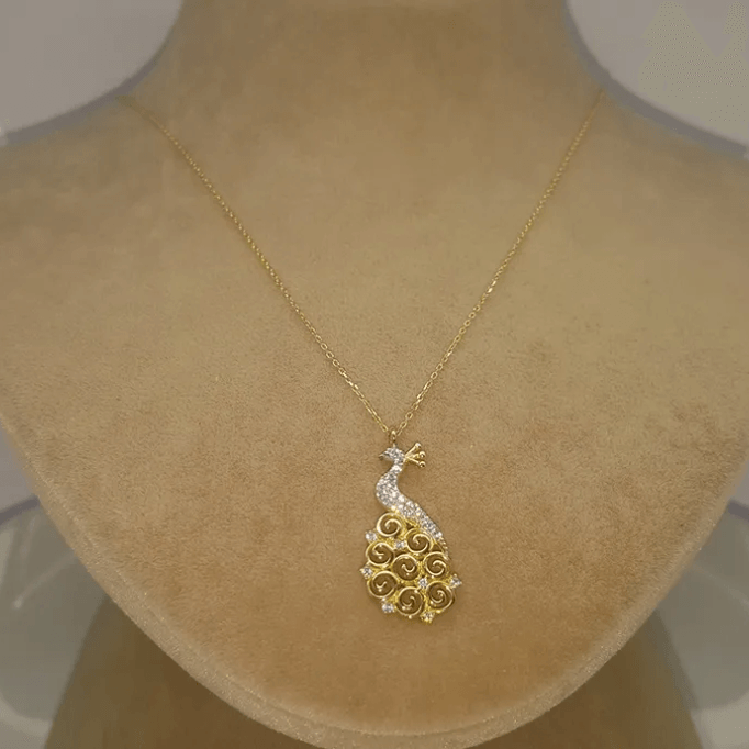 Tavus Kuşu Altın Kolye