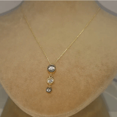 3 Taşlı Altın Kolye