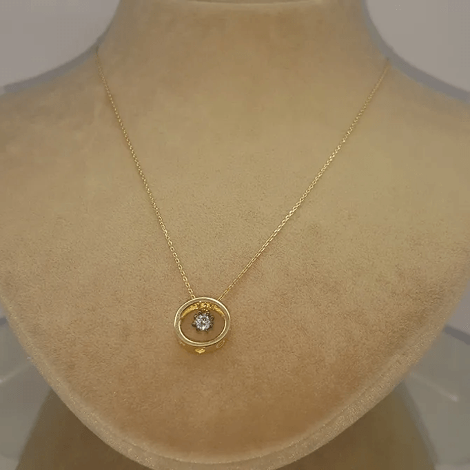 Halka İçinde Zirkon Taş Altın Kolye