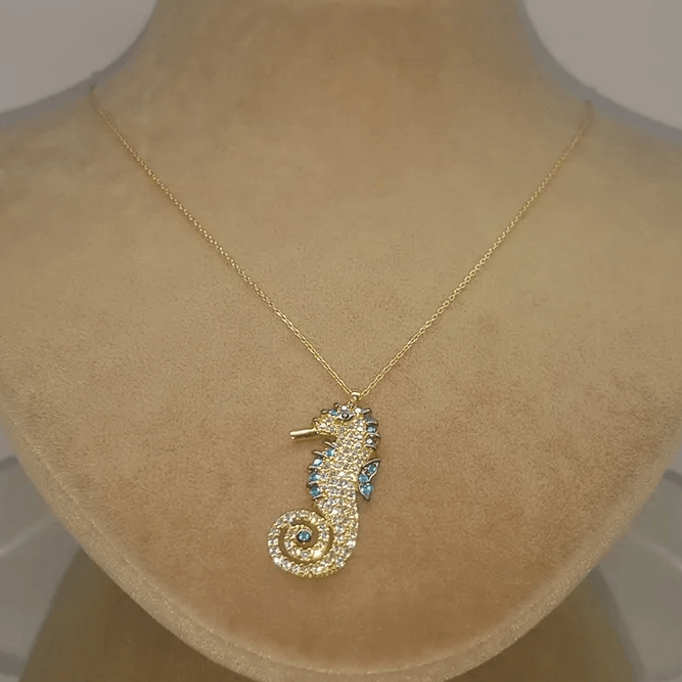 Deniz Atı Taşlı Altın Kolye