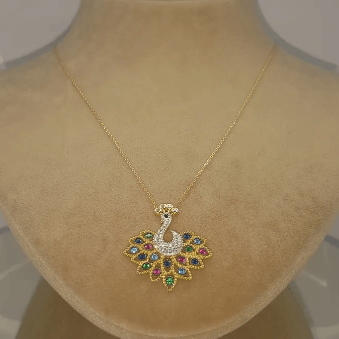 Renkli Taşlı Tavus Kuşu Altın Kolye