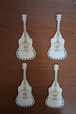 DUVAR SÜSÜ - GİTAR YELPAZE TABANI