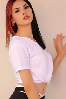 Kadın V Yaka Tişört Beyaz