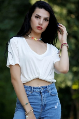 Kadın V Yaka Tişört KırıkBeyaz