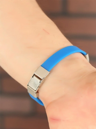 Mavi Silikon Metal Aksesuarlı Erkek Bileklik