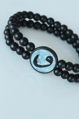 Vav Figürlü Mavi Renk Metal Aksesuarlı Çift Sıra Oniks Doğal Taş Erkek Bileklik