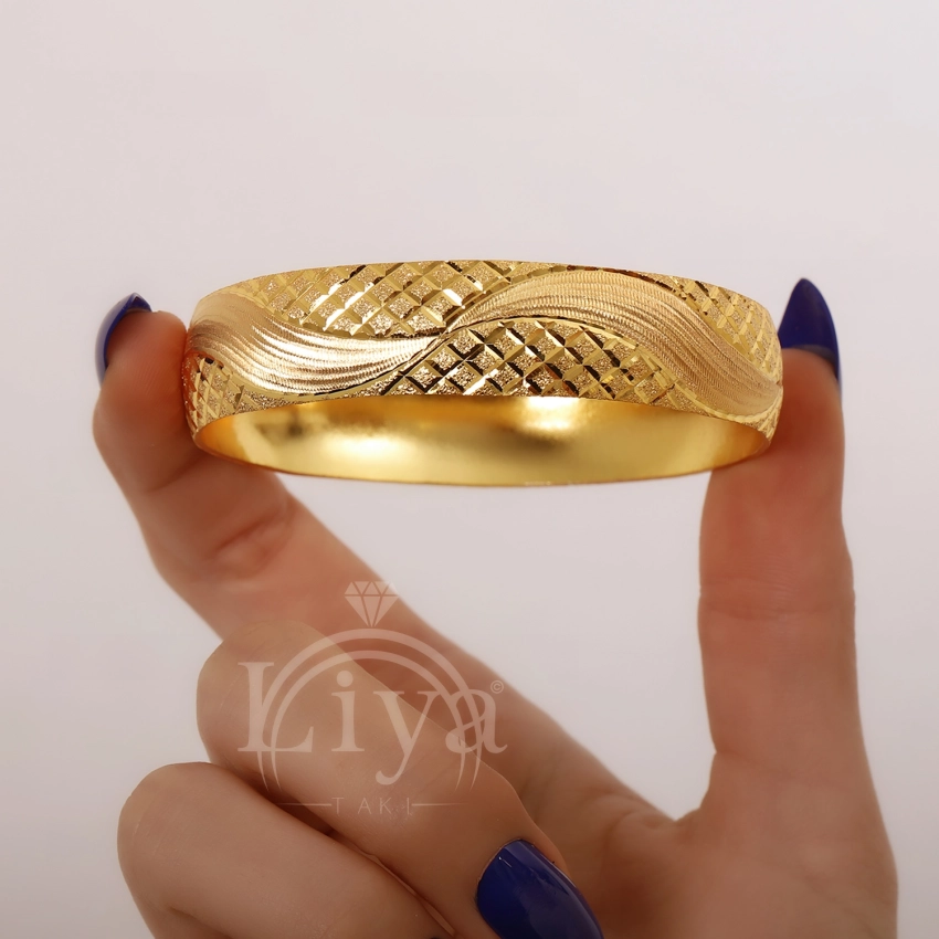  22 Ayar Has Altın Kaplama Çok Desenli Simli 1.5 cm Geniş Bilezik